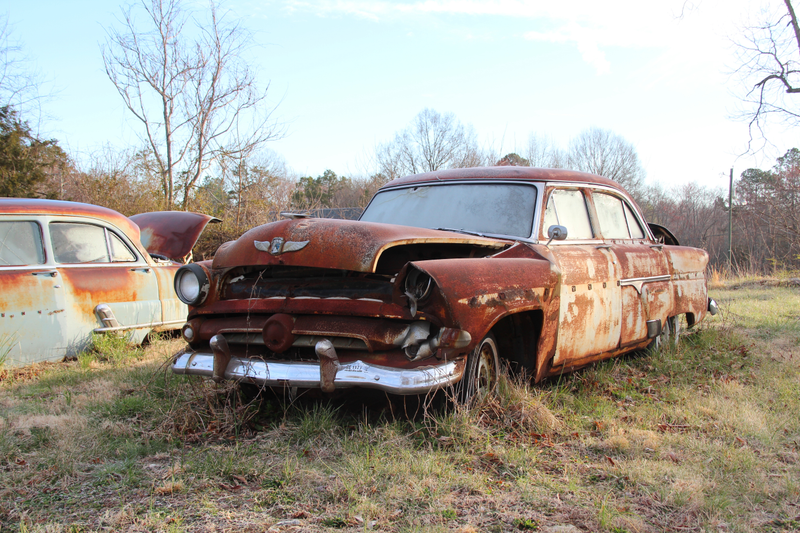 Illustration for article titled Need help identifying some old cars